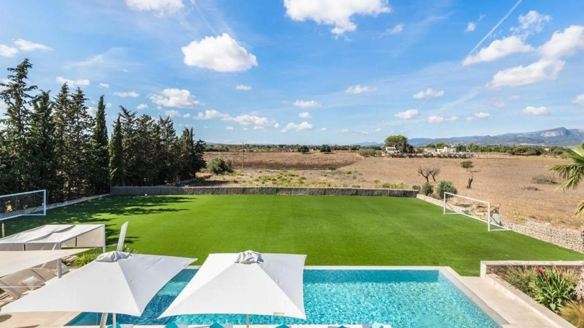 Luxurioese Finca Mit Pool In Inca Fuer 8 Personen Hébergement de vacances